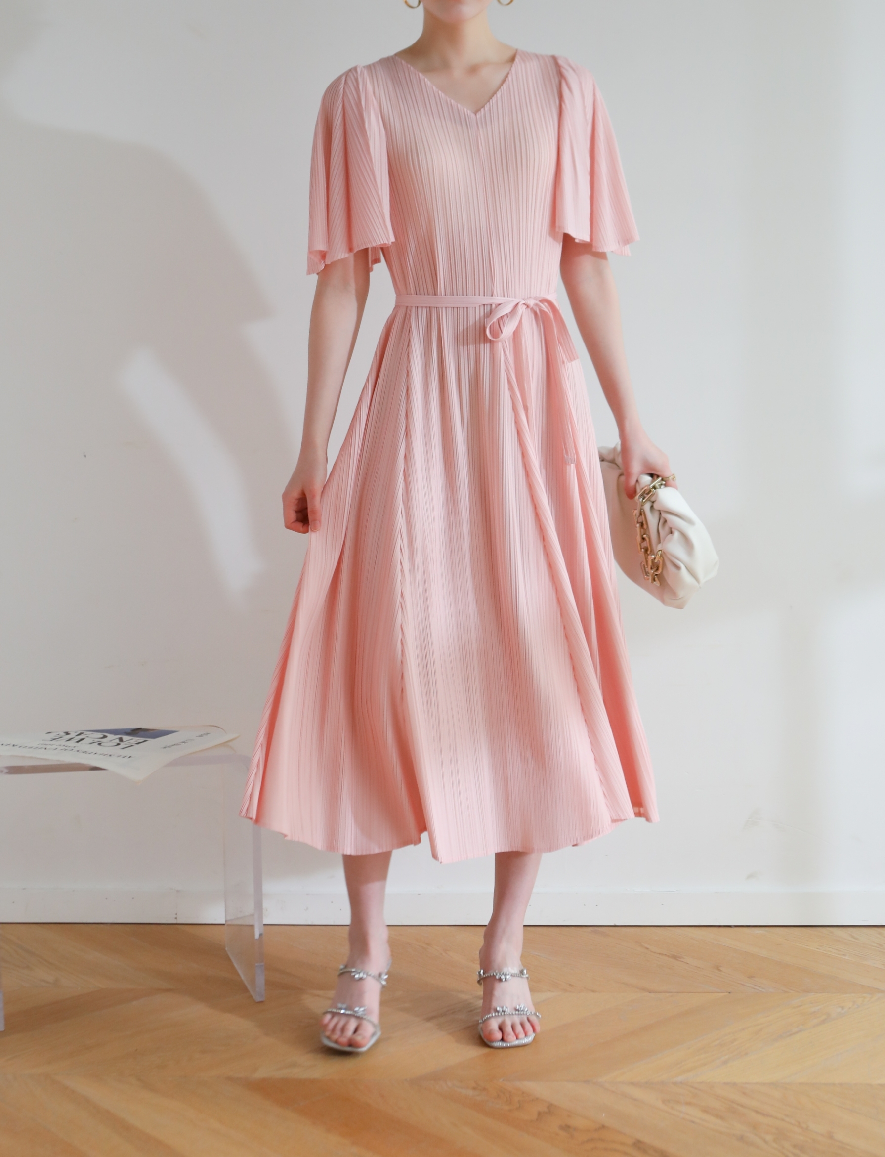 2MUAY รุ่น GJO3653 เดรสผู้หญิง เดรสพลีทคุณภาพ 10สี FREE SIZE V NECK FLARE SLEEVE PLEATED DRESS
