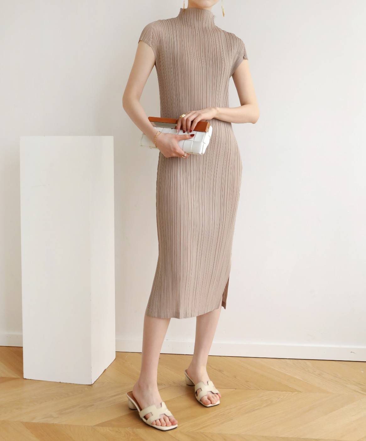 2MUAY GJO7876 เดรสพลีทคุณภาพ HIGH NECK CAP SLEEVE PLEAT DRESS 10 สี FREE SIZE