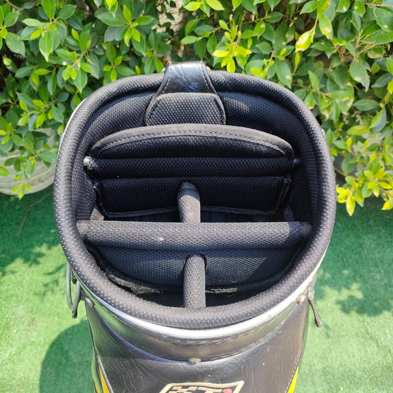 ถุงกอล์ฟ TAYLORMADE R5 HUNDRED SERIES มือสอง