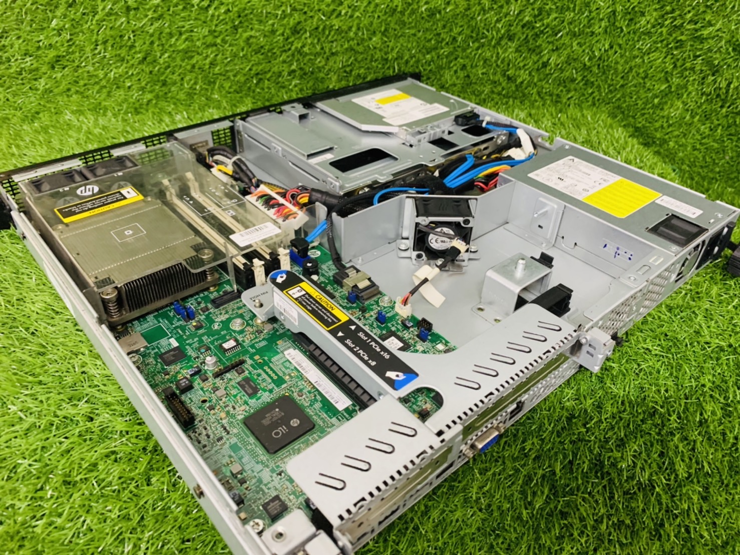 เซิร์ฟเวอร์ HP ProLiant DL320e Gen8 Server พร้อมใช้งาน E3-1220v3 Ram 16 GB HDD 1TB x2