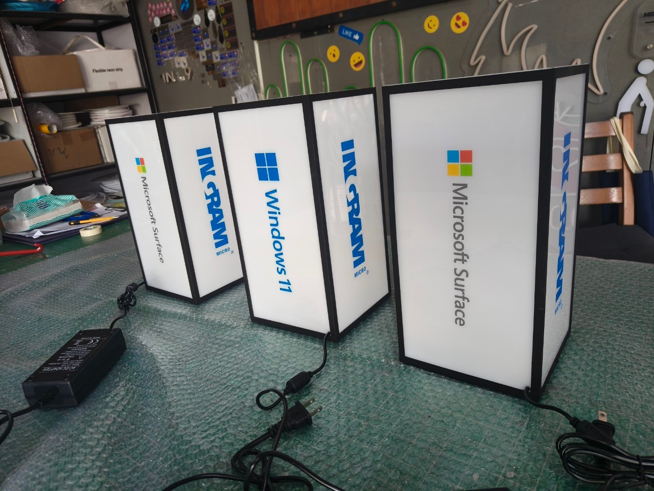 กล่องไฟรอบตัว Windows