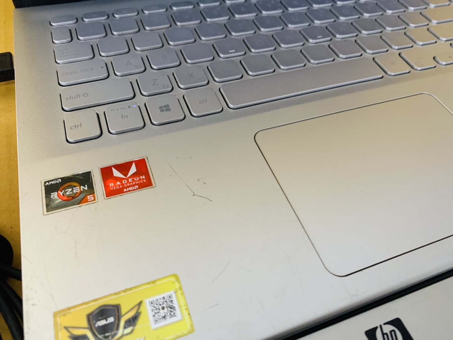 โน้ตบุ๊ค Notebook Asus VivoBook 15 - 15.6 inch (1920x1080) Full HD - คีย์บอร์ดไม่ติดบางปุ่ม แถม Mouse + Keyboard + กระเป๋า
