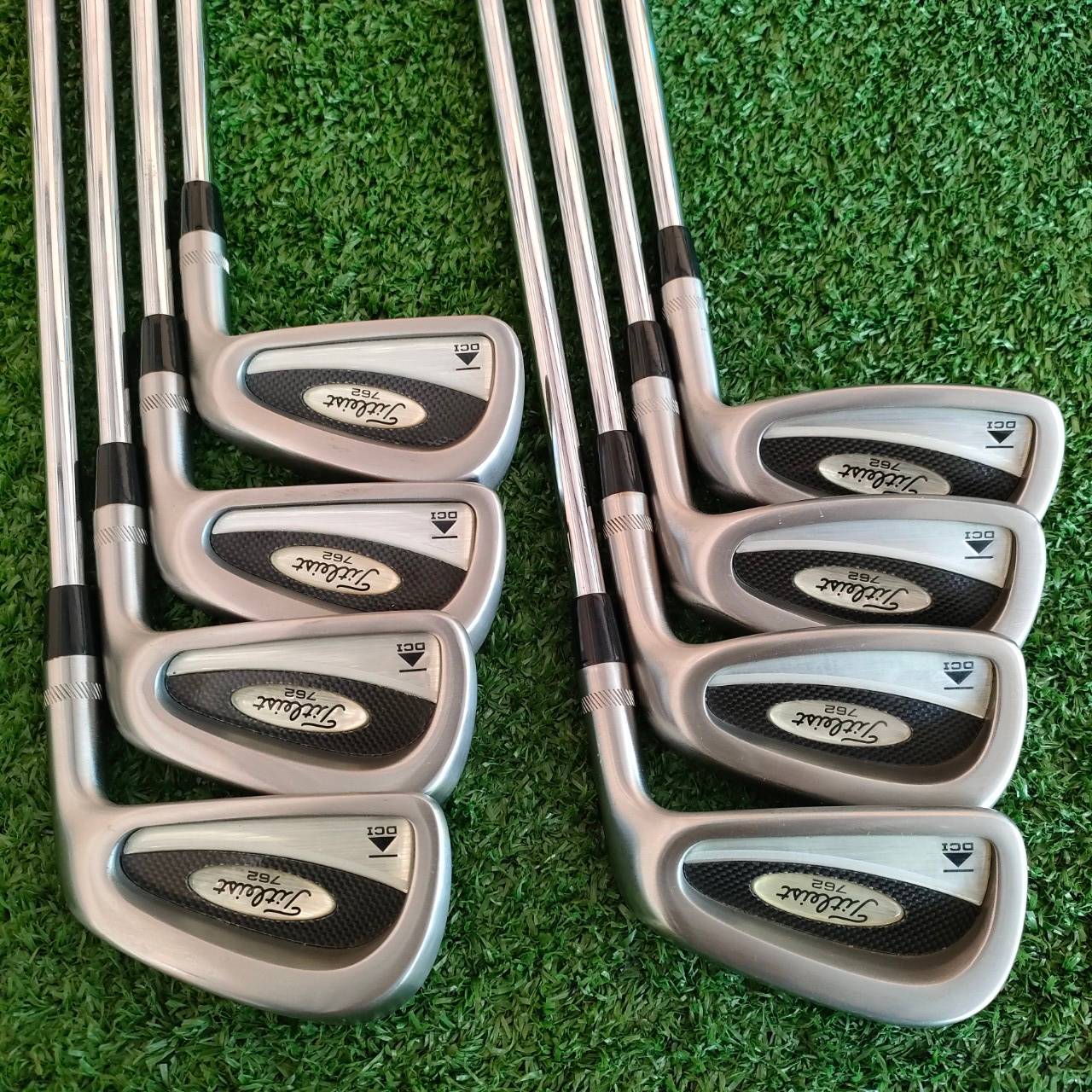 ชุดเหล็ก TITLEIST 762 DCI มีเหล็ก 3-9 เเละ PW ก้าน DYNAMIC GOLD R300 สภาพสวยมาก เหล็กคม ตีมันส์สุดๆ ได้ 8 ชิ้น สวยๆเลยครับ ตีไม่ยาก มี CAVITY ครับ วัสดุดีมากๆครับ