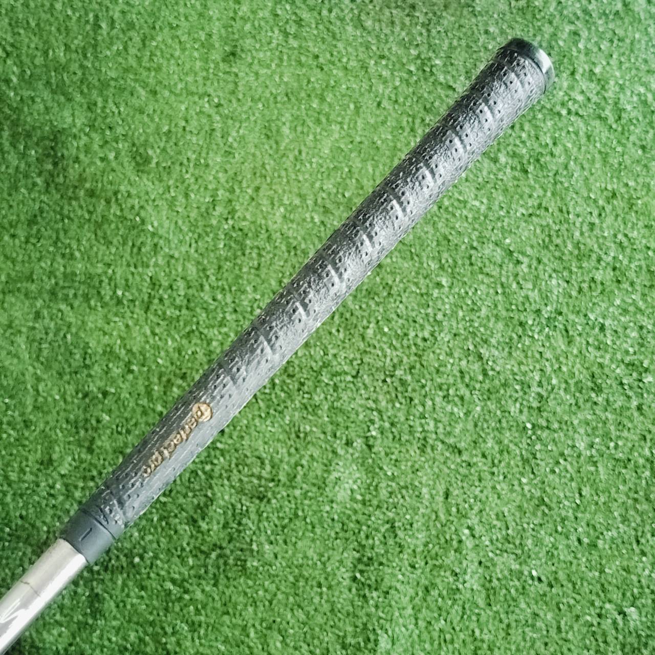 WEDGE KING COBRA SS-i องศา 55 ก้าน ALDILA FLEX R ออกแบบให้ชิพง่ายและแม่นยำมาก สปินดี สปีดไม่แรงก็ชิพสบาย ขึ้นกรีนแบบสวยๆค่ะ ไม้กอล์ฟพรีเมี่ยมมืองสองญี่ปุ่น By NakaraLuxurious