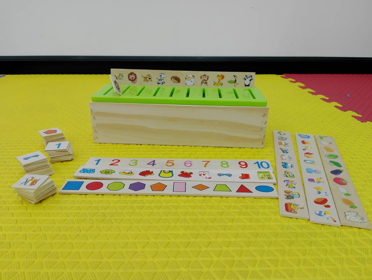 กล่องเรียนรู้คำศัพท์ ของเล่นไม้, ของเล่นเสริมพัฒนาการ, ของเล่นเด็กอนุบาล, สื่อการสอนเด็กอนุบาล วัสดุและสี ปลอดภัยต่อเด็ก มีมาตรฐาน มอก. ตามที่ สพฐ. กำหนด