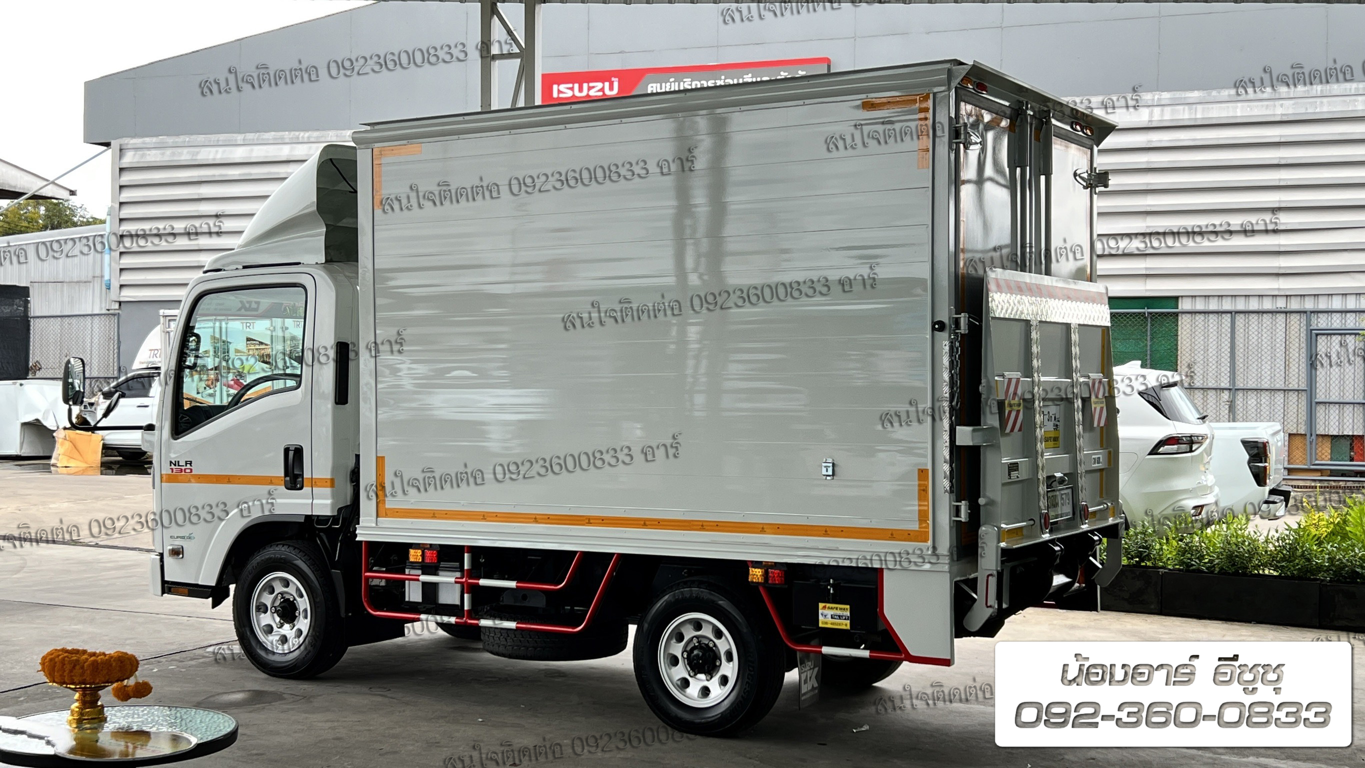 4 ล้อ ISUZU NLR130 แรงม้า ติดตั้งตู้บรรทุก พร้อมลิฟท้าย
