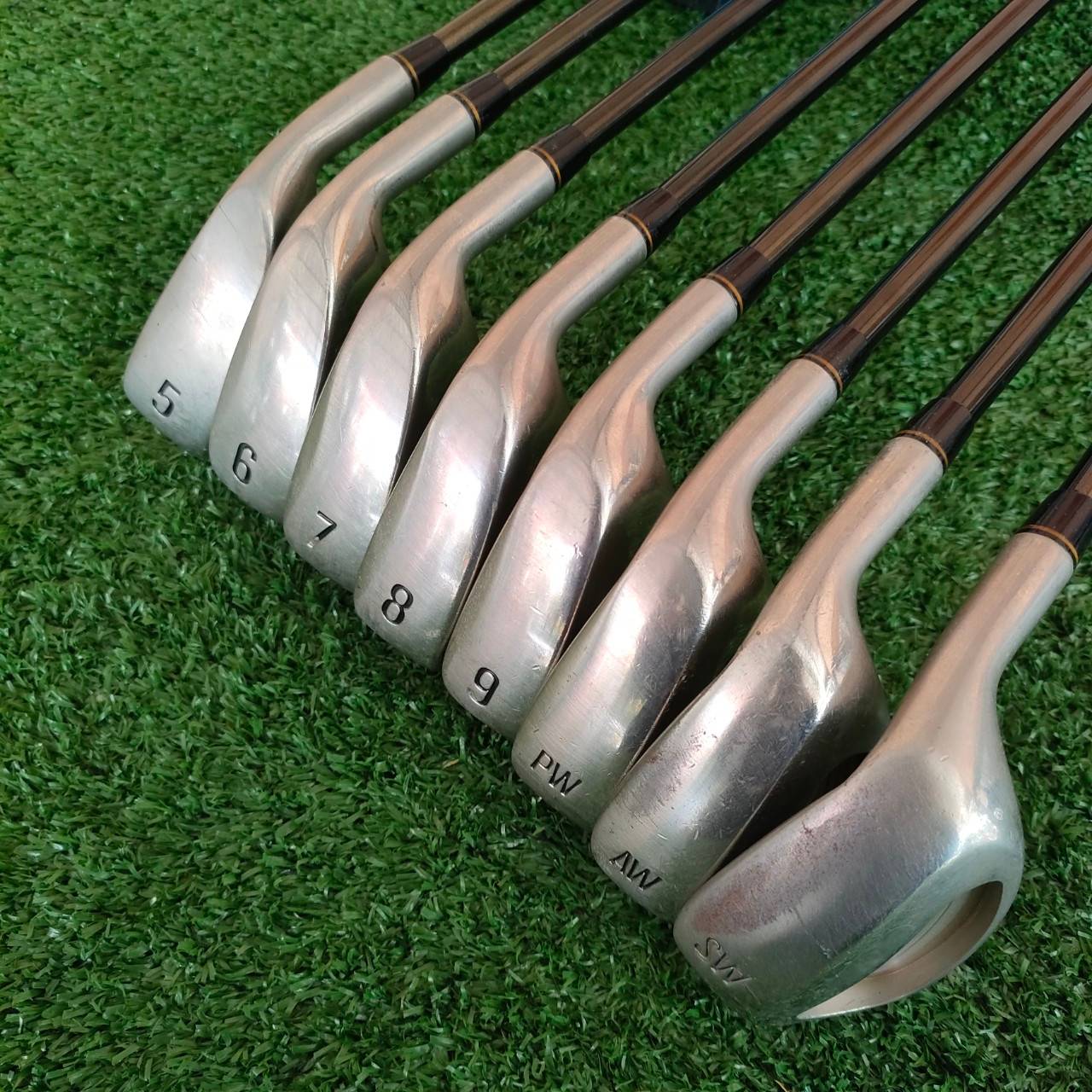 ชุดเหล็ก S-YARD U-X มีเหล็ก 5-9 เเละ PW SW ก้าน UX-YARD FLEX R1 เหล็กสุดพรีเมี่ยมจากญี่ปุ่น ปัจจุบันหายากมากๆ ตีดีและตีไกลกว่าปกติ 1 เบอร์ สภาพสวยสมบูรณ์ เดิมๆเลยครับ