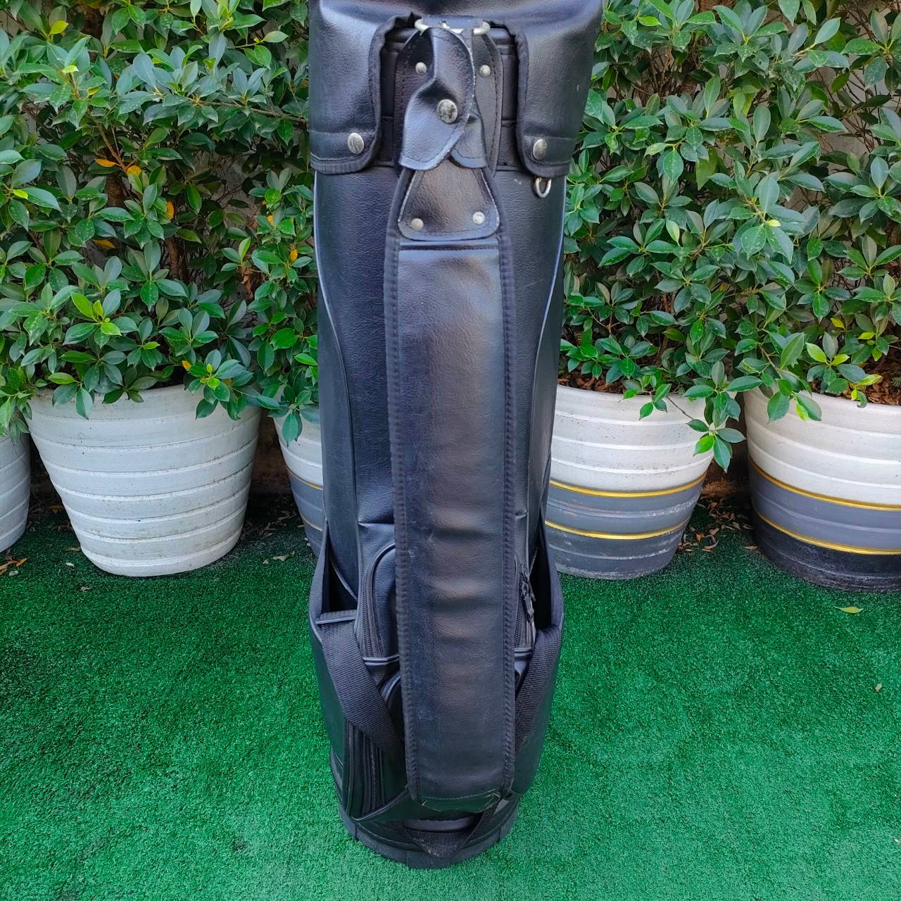 ไม้กอล์ฟครบชุด PROTEAM 323 ROYAL ROMARNO ITALY ทั้งชุดประกอบด้วย หัวไม้ 1,3,5 ก้าน PROTEAM 323 ROYAL ROMARNO ITALY FLEX R ชุดเหล็ก 5-9 เเละ PW SW PUTTER สวยพัตต์ง่าย พร้อมถุงกอล์ฟภายในบุกำมะหยี่อย่างดี