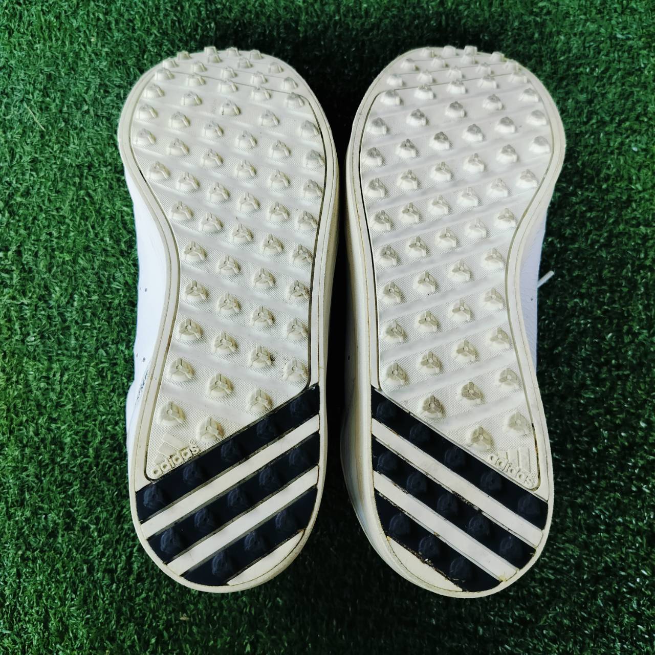 รองเท้ากอล์ฟ ADIDAS ของแท้ มือสอง พื้นปุ่มยังดีอยู่มาก เบอร์ 10 US ค่ะ