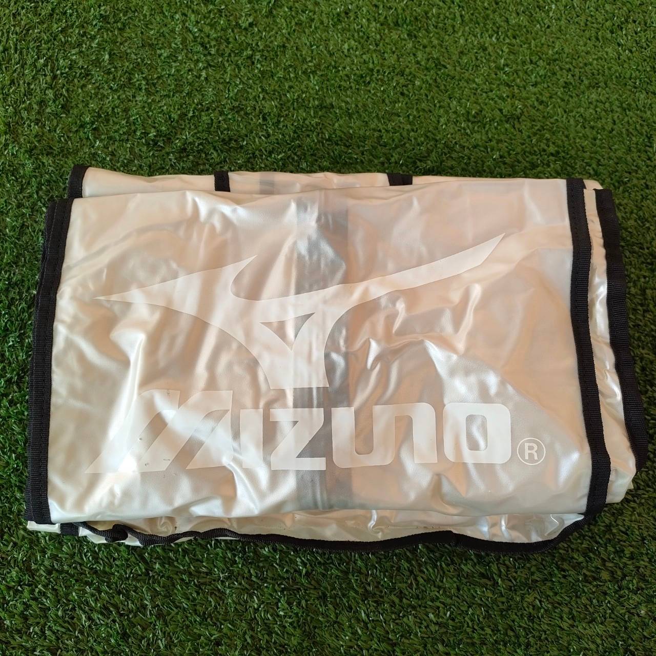 ถุงคลุมกันฝน MIZUNO มือสอง เกรดพรีเมี่ยม แบบพับเก็บได้ ช่วงนี้ฝนตก ของต้องมี!!! ถุงคลุมนี้สามารถกันฝนได้เป็นอย่างดี ไม้กอล์ฟมือสอง ของแท้ BY NakaraLuxurious