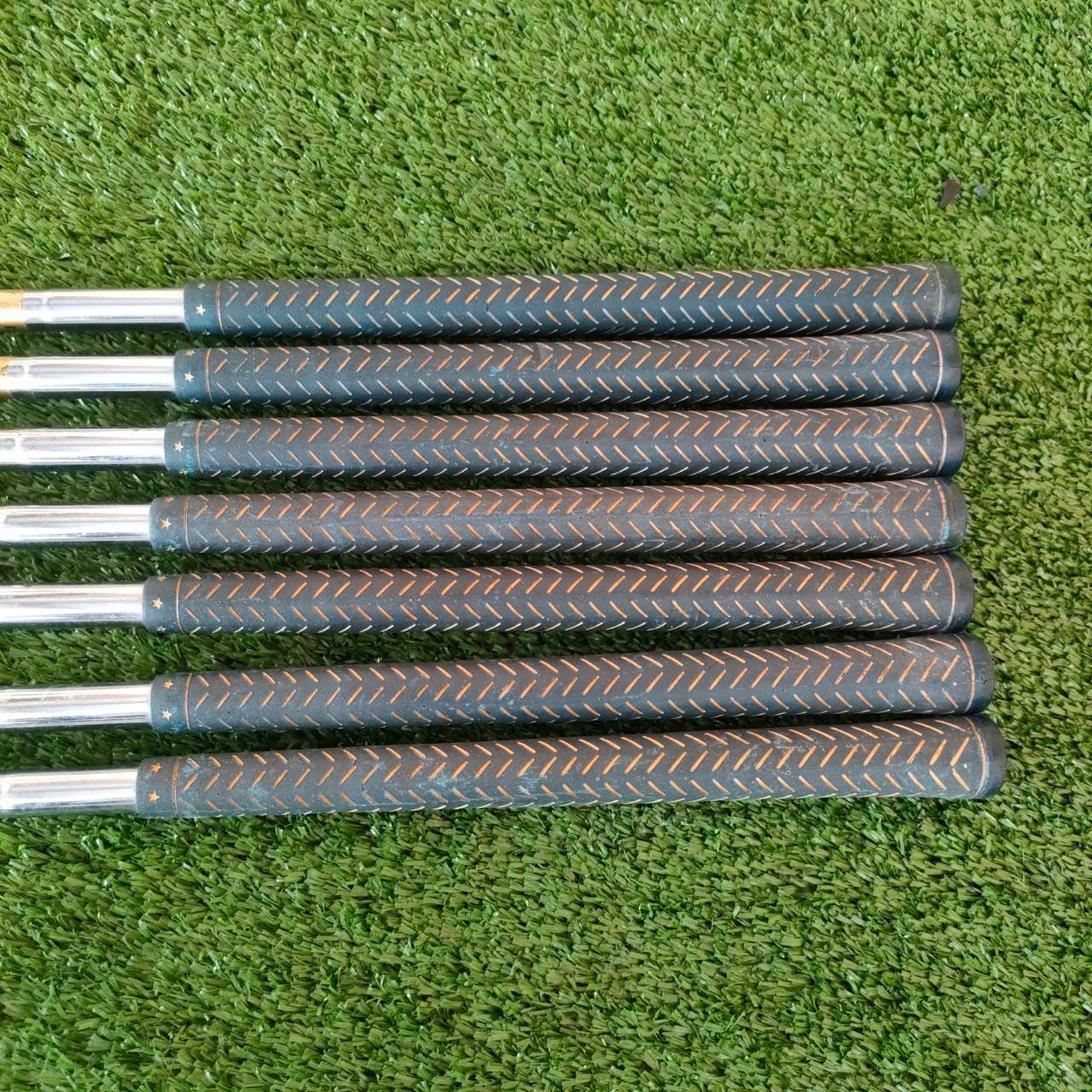 ** ไม้กอล์ฟสำหรับผู้หญิง ** ชุดเหล็ก LYNX TIGRESS ELEGANCE LADY มีเหล็ก 4-9 เเละ SW