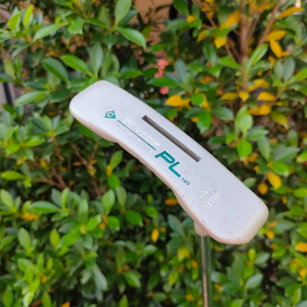 PUTTER DUNLOP PL120 ความยาว 35 นิ้ว หน้า MILLED เกาะไลน์ มีรูตามร่อง พัตต์แล้วเสียงดี ให้ฟิลลิ่งที่พิเศษมาก