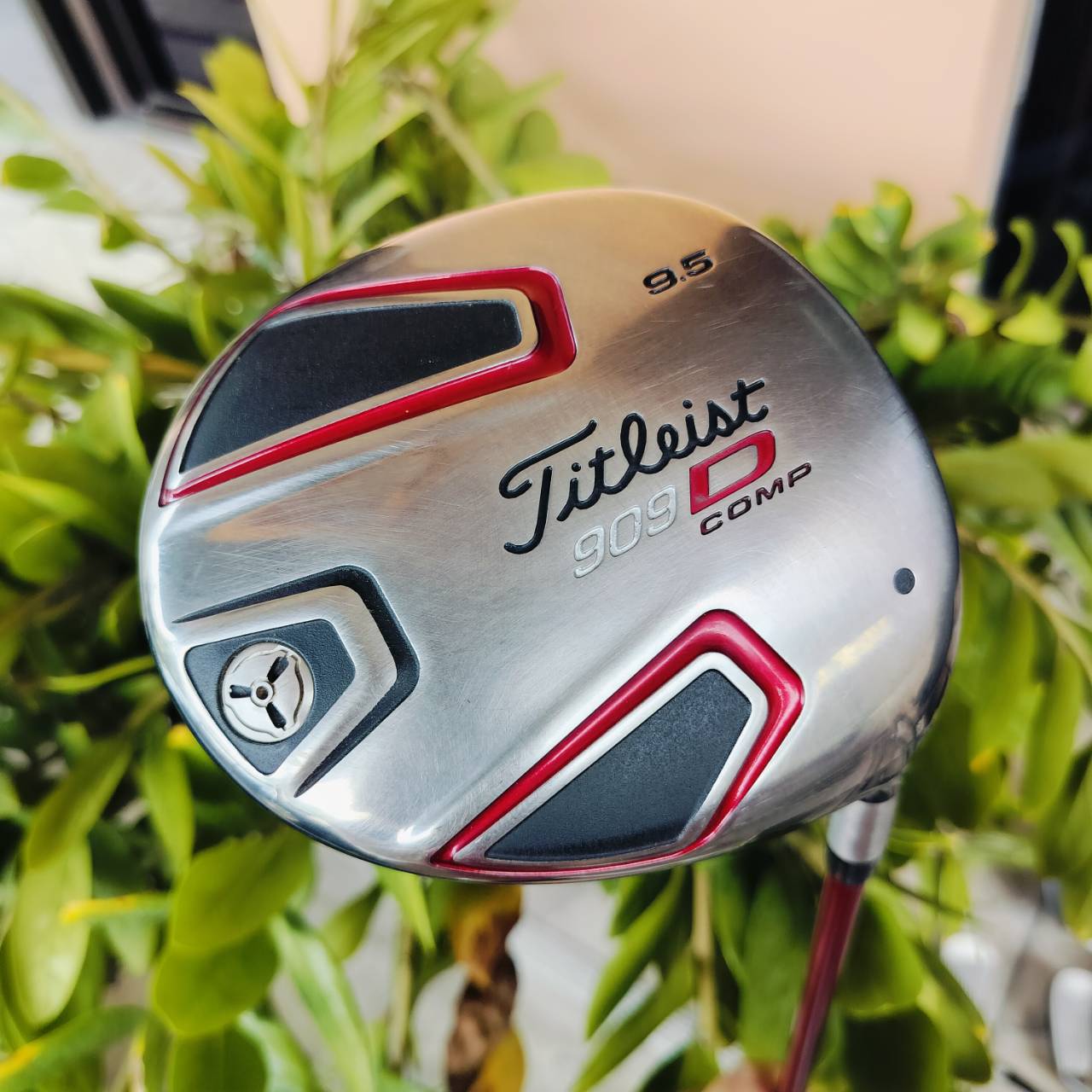 Driver Titleist 909 D COMP องศา 9.5 ก้าน MATRIX OZIK XCON-6 FLEX S กระดองเคฟล่า คาร์บอนคอมโพสิท ดึงจุด CG ให้ต่ำ และลึก ตีโดนดีมากๆ ไม้กอล์ฟพรีเมี่ยมมือสอง ของแท้ By NakaraLuxurious