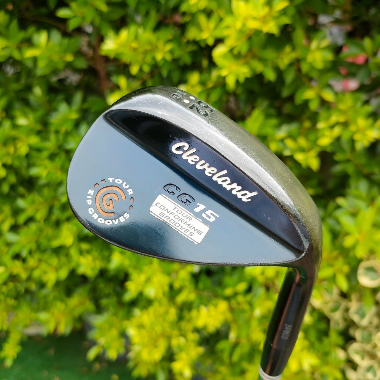 WEDGE CLEVELAND CG15 องศา 52 BOUNCE 10 ก้าน TRACTION FLEX WEDGE ร่องเป็นสี่เหลี่ยม หน้ายังมี LASER MILLED ต้นตำหรับ WEDGE ขนานแท้ ไม้กอล์ฟมือสอง ของแท้ BY NakaraLuxurious