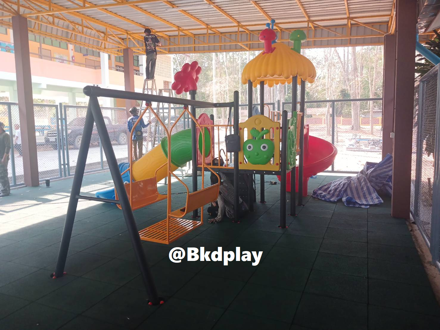 แผ่นยาง EPDM ราคาต่อ1ตร.ม. 4แผ่น แผ่นยางสังเคราะห์ ,แผ่นปูกันกระแทก,แผ่นปูพื้นสนามเด็กเล่น, พื้นยางEPDM ,ปูสนามเด็กเล่น,สนามกีฬา ห้องฟิตเนส พร้อมส่ง ราคาโรงงาน มีสีดำ เทา น้ำเงิน เหลือง แดง เขียว