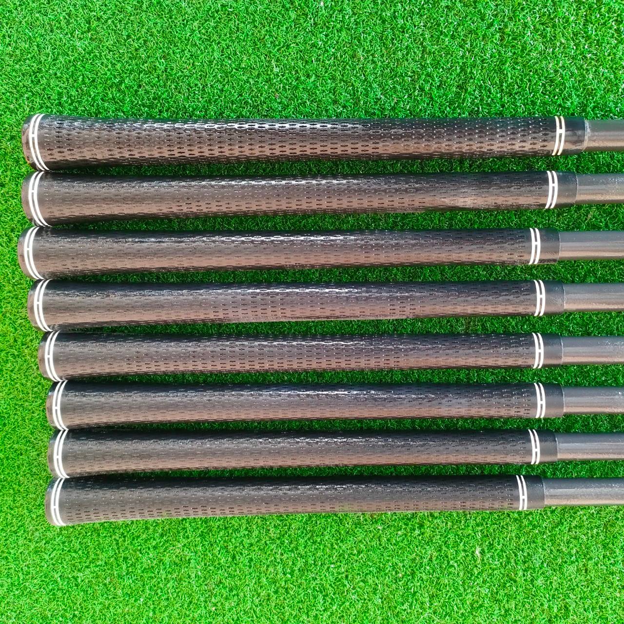 ชุดเหล็ก CLEVELAND CG4 CMM มีเหล็ก 3- 9 เเละ PW ครบชุด ก้าน GRAFALLOY ATTACKLITE FLEX R เหล็กคุณภาพดี เน้นตีง่าย ตีแม่นๆ ตกหยุด