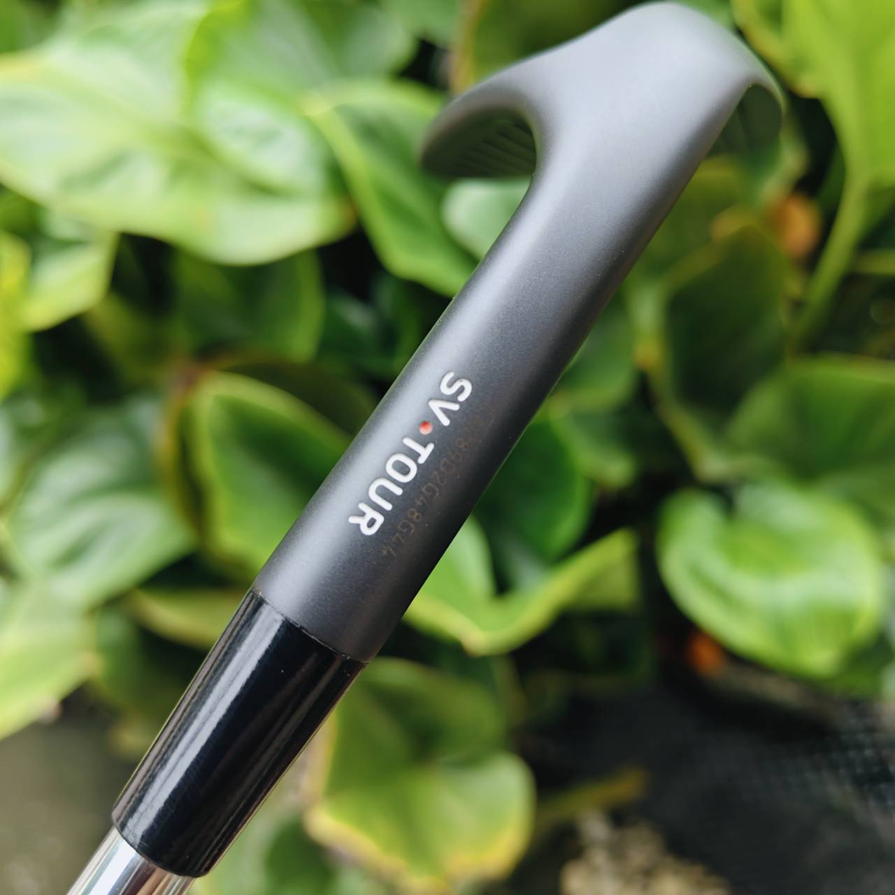 Nike SV‑T Wedge – 56° / Bounce 14° Sand Wedge ที่ให้ Spin ควบคุมระยะ รอบกรีนได้แม่นยำ