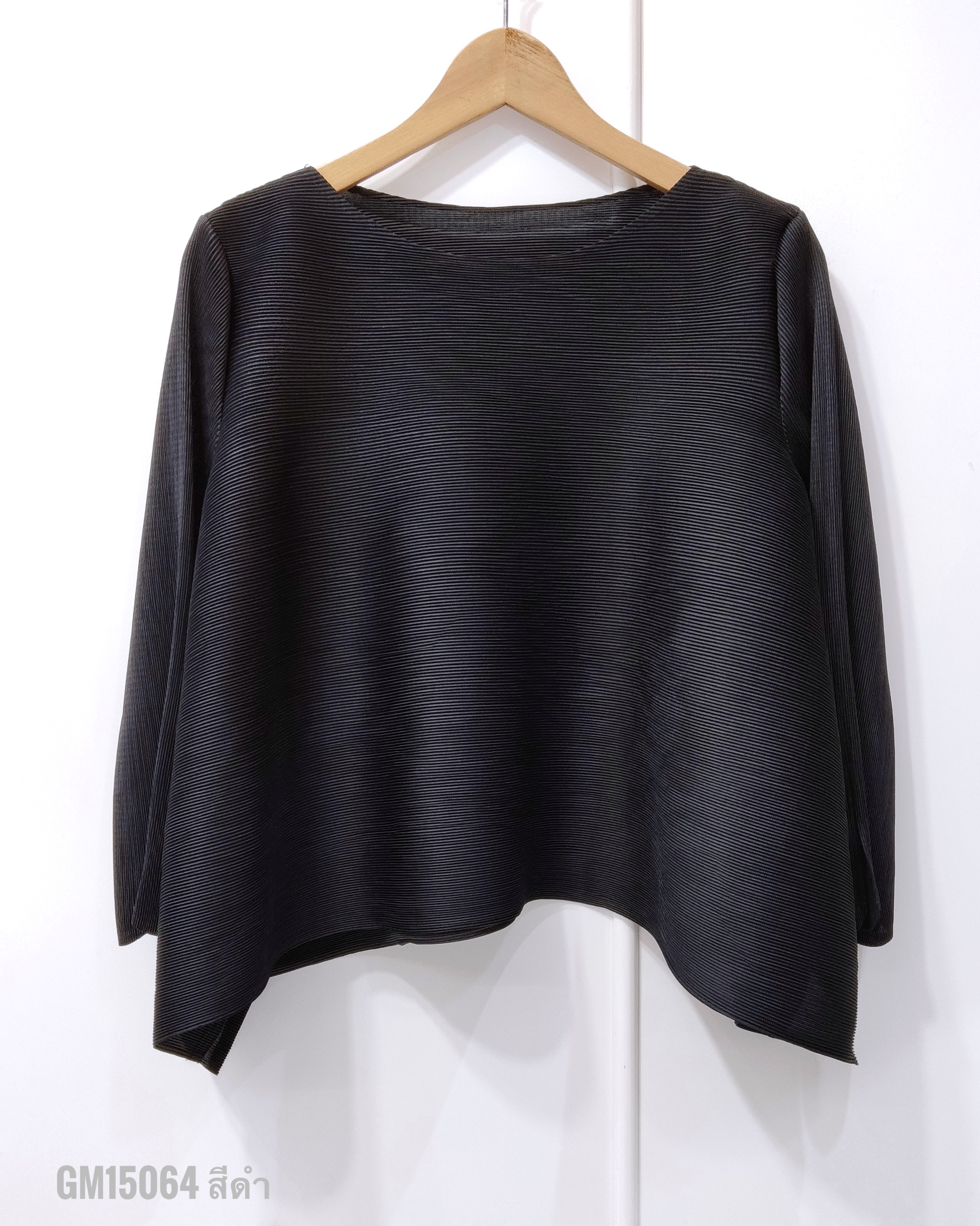 อกถึง 44 นิ้ว 2MUAY GM15064 เสื้ออัดพลีท LONG SLEEVE FLARE PLEATED TOP FREE SIZE