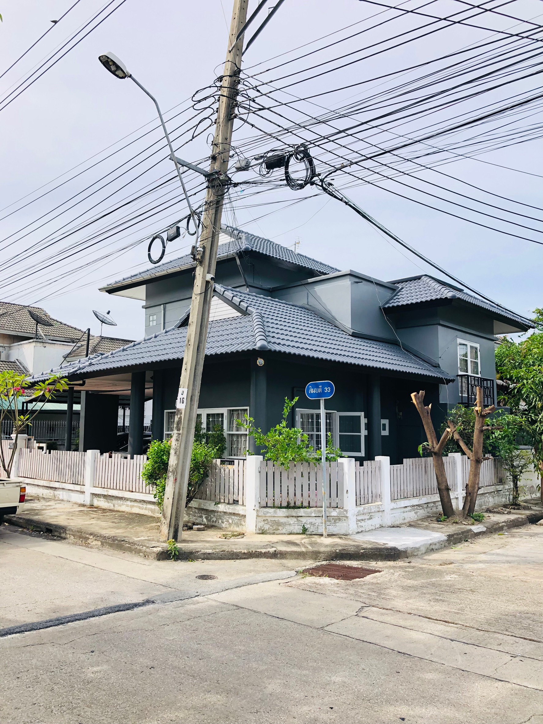 งานทาสีบ้าน และทาสีหลังคาพร้อมกันซึม ม.สินบดี