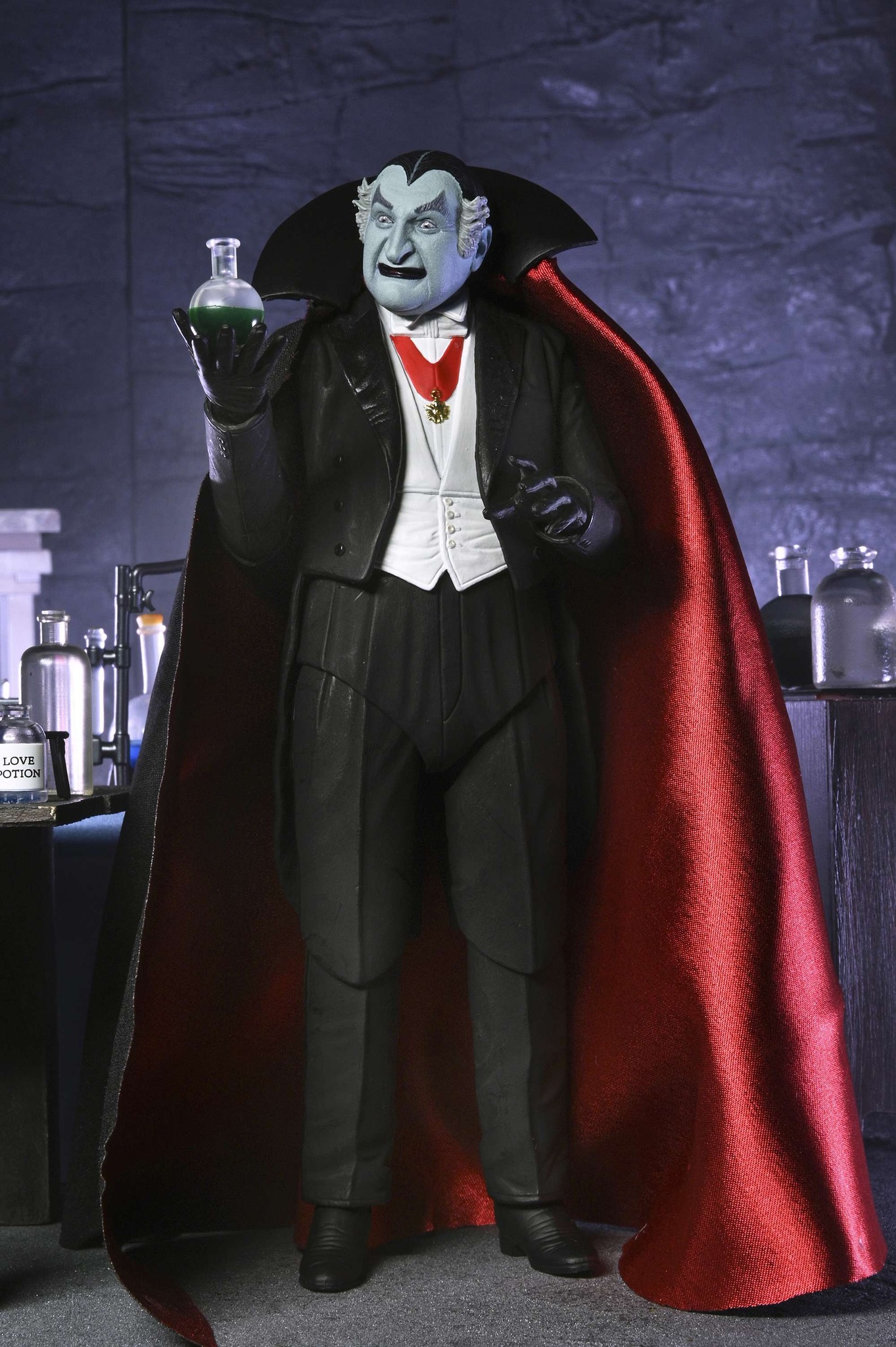 [สั่งจอง]Neca - Grandpa Munster - Herman Munster