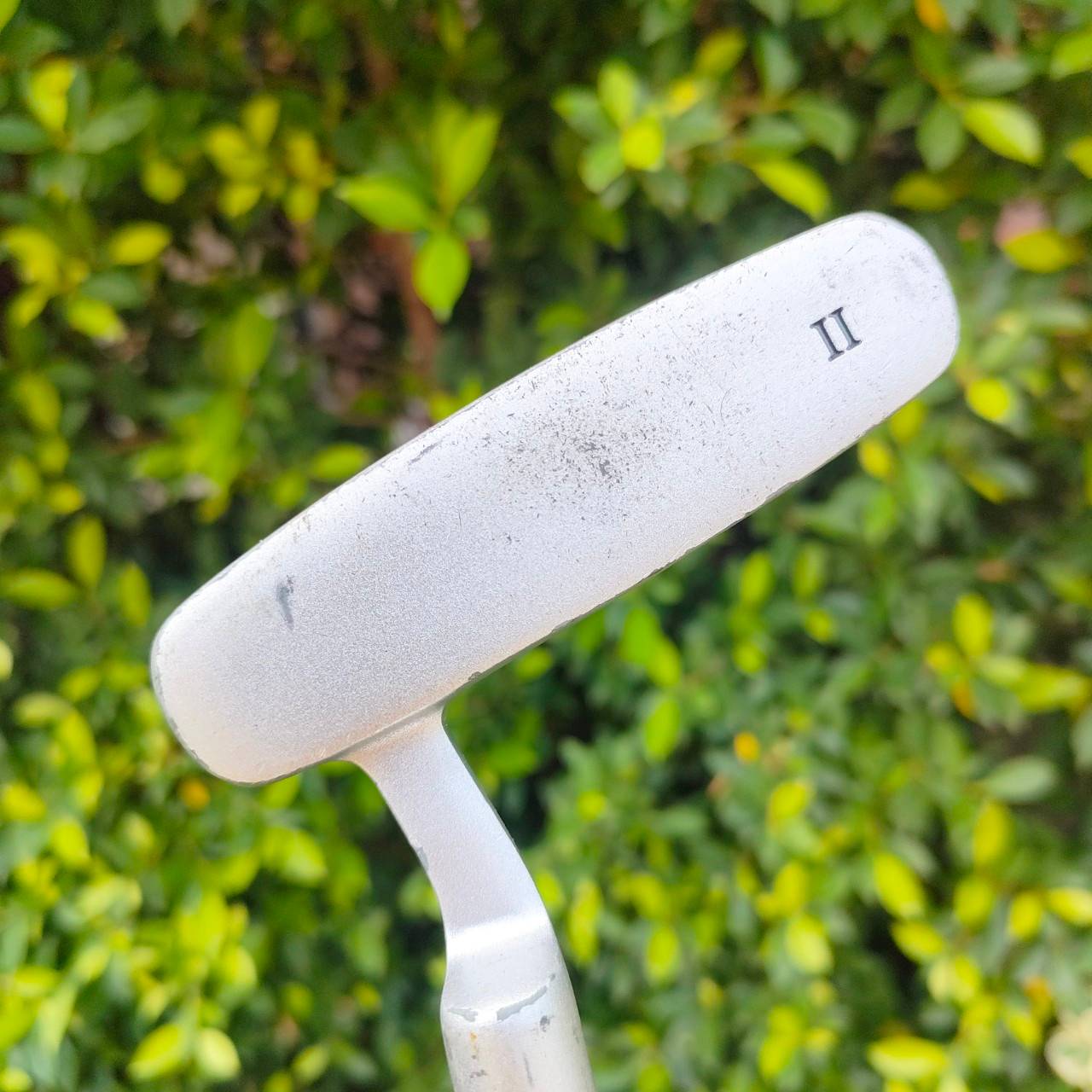 PUTTER ULTRA II ความยาว 34 นิ้ว * กริฟมีตำหนิ * พัตเตอร์ที่ออกแบบ ให้พัตต์ง่าย ทองมอลเล็ต ชดเชยสูง และมีการวางน้ำหนักไว้อย่างดีไม้กอล์ฟมือสอง ของแท้ BY NakaraLuxurious