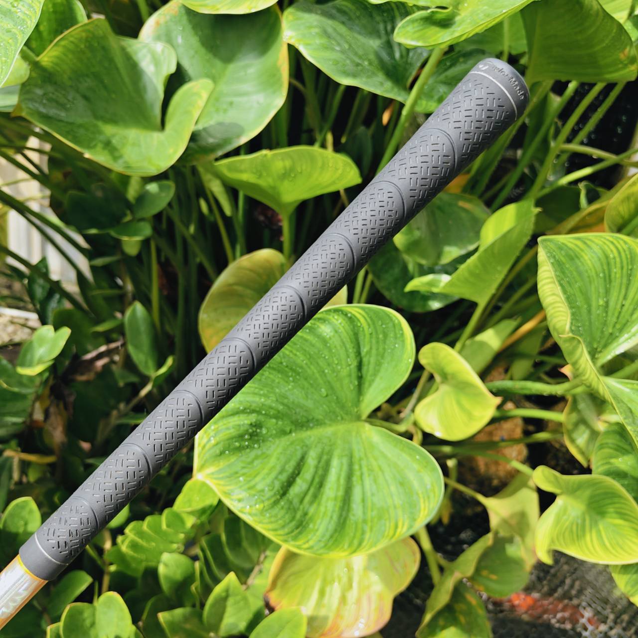 7 Wood TaylorMade r7 ST (21°) ไขปรับทิศทางลูกได้ดี ตีตรงอย่างมาก แม่นยำเป้าหมายที่สุด