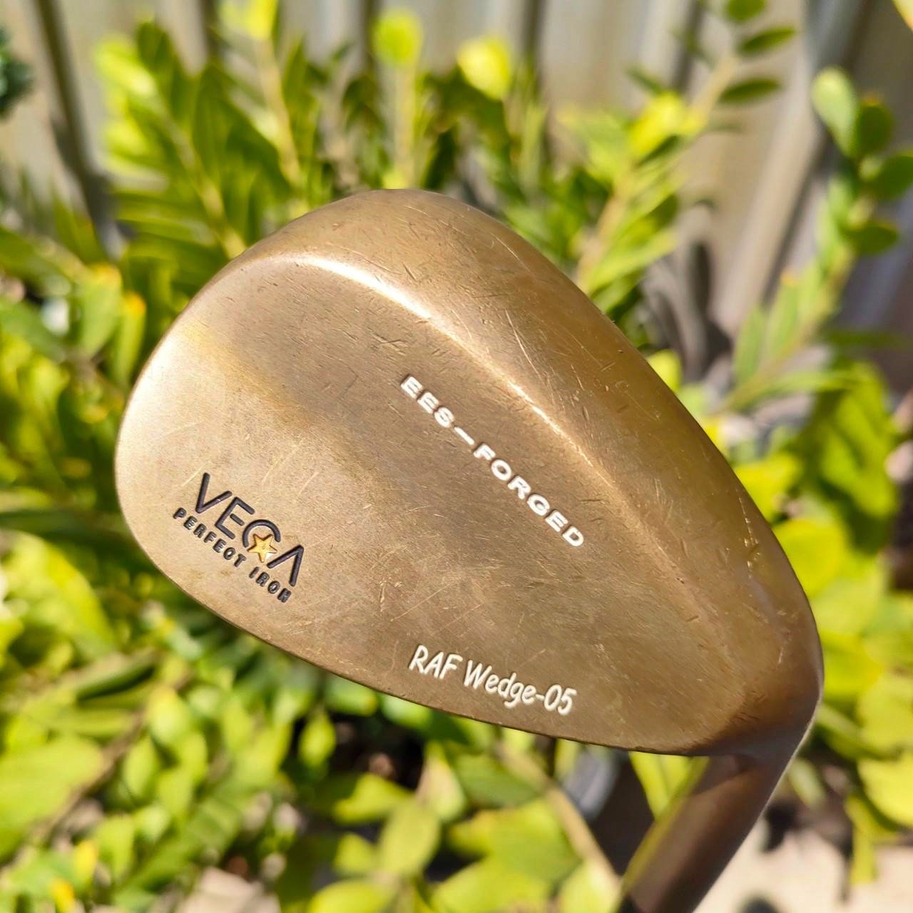WEDGE VEGA RAF Wedge-05 องศา 56 ก้าน N.S.PRO 950GH FLEX WEDGE สุดยอด WEDGE หน้าตะใบ ตกหยุดถอยๆ ไม้กอล์ฟมือสอง ของแท้ BY NakaraLuxurious