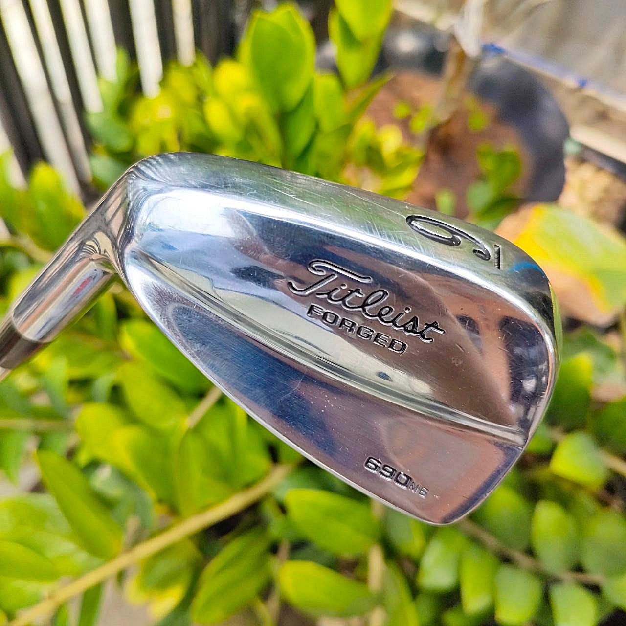 **ไม้กอล์ฟมือซ้าย** ชุดเหล็ก TITLEIST 690 MB มีเหล็ก 3-9 เเละ PW ก้าน DYNAMIC GOLD S200 เหล็ก FORGED ระดับพรีเมี่ยม ไม้กอล์ฟพรีเมี่ยมมือสอง ของแท้ By NakaraLuxurious