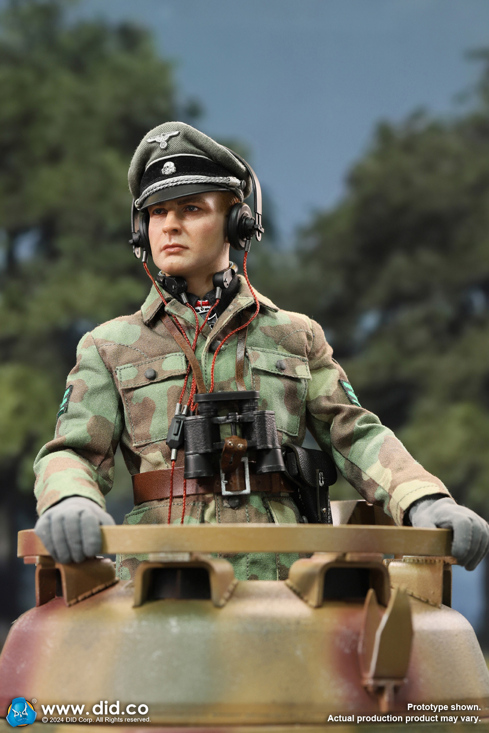 [สั่งจอง] DID D80176 1/6 : WWII German Commander - Max