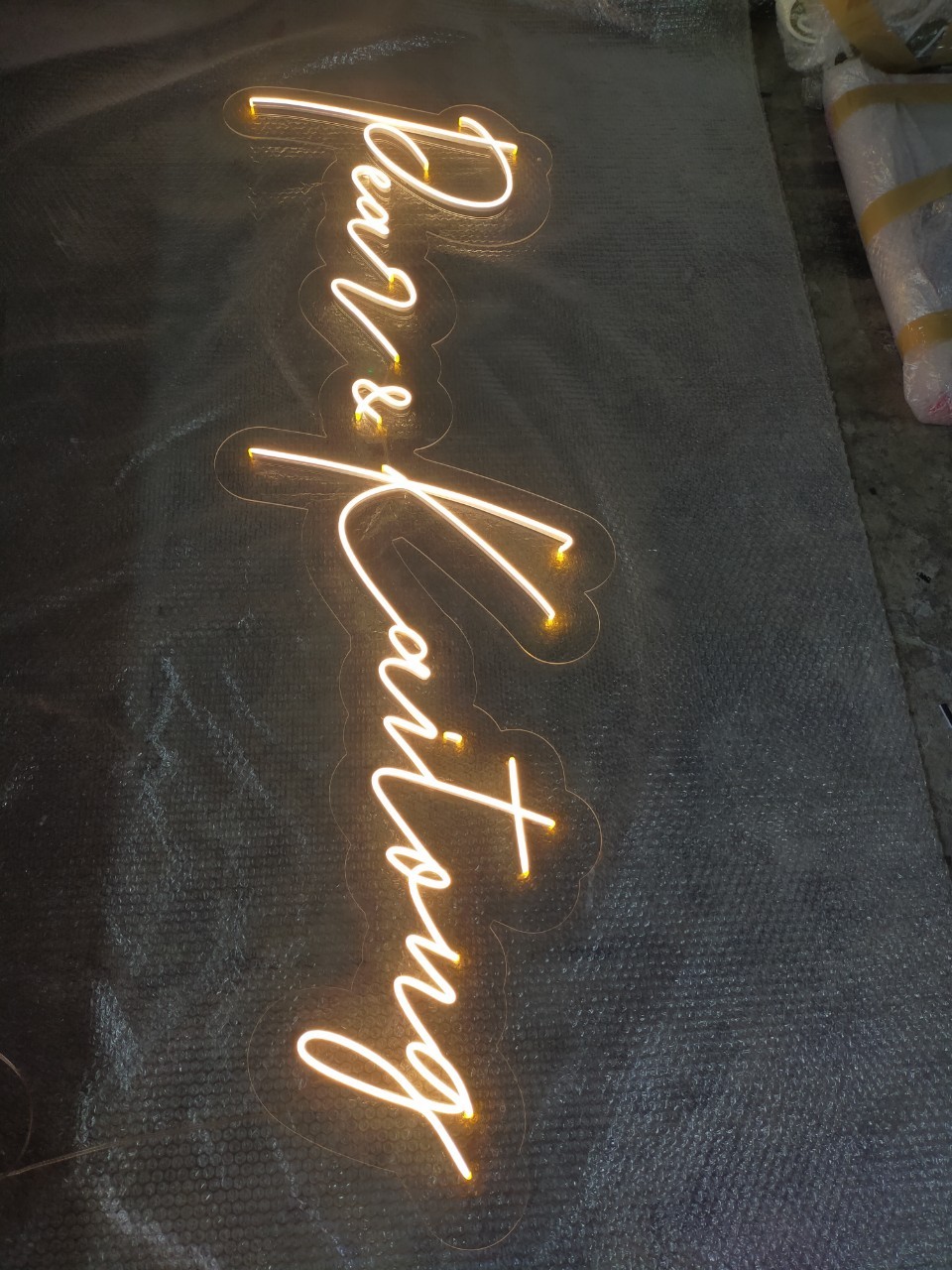 ไฟนีออน เฟค