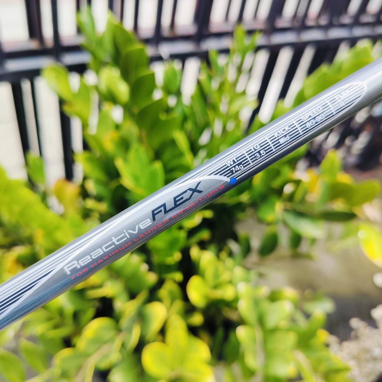 IRON WOOD BAZOOKA J MAX เป็นไฮบริด 4 องศา 24 ตีดีมากๆ เป็นเหล็กกึ่งหัวไม้ หรือไม้กระเทย ทำให้ตีง่ายกว่าเหล็กทั่วไปมากๆ ไม้กอล์ฟพรีเมี่ยมมือสอง ของแท้ By NakaraLuxurious