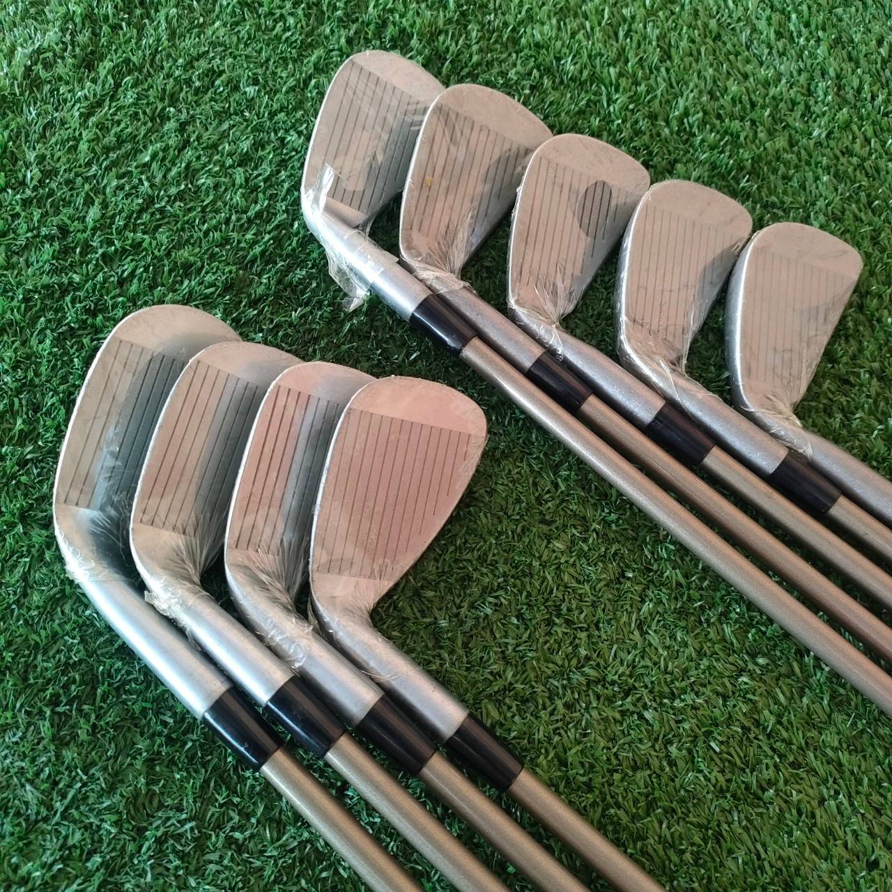 ชุดเหล็ก TRANSITION LANGERT ของใหม่!! มีเหล็ก 3-9 เเละ PW SW ก้าน ALDILA VITESSE FLEX R เหล็กชุดนี้ก้าน ALDILA ทั้งชุด ไม้กอล์ฟมือหนึ่ง ของแท้ BY NakaraLuxurious