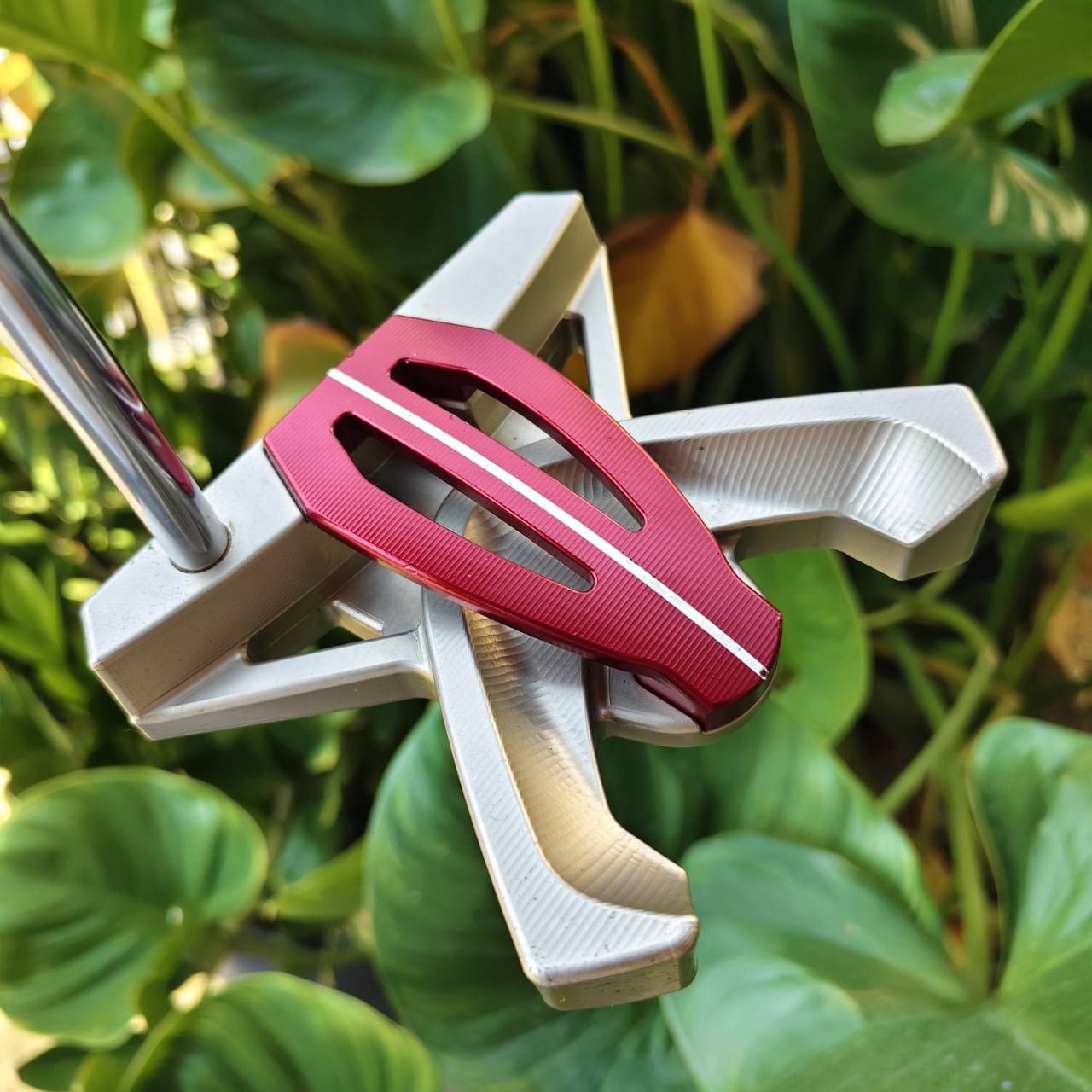 PUTTER PING Sydney 34" เป็นหนึ่งในรุ่นที่มีค่า MOI (Moment of Inertia) สูงสุดของ PING