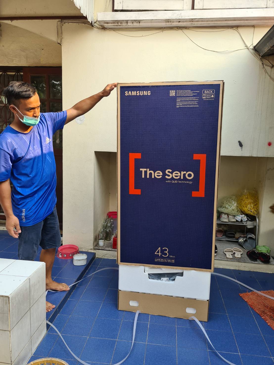 Samsung The Sero 4K Smart TV