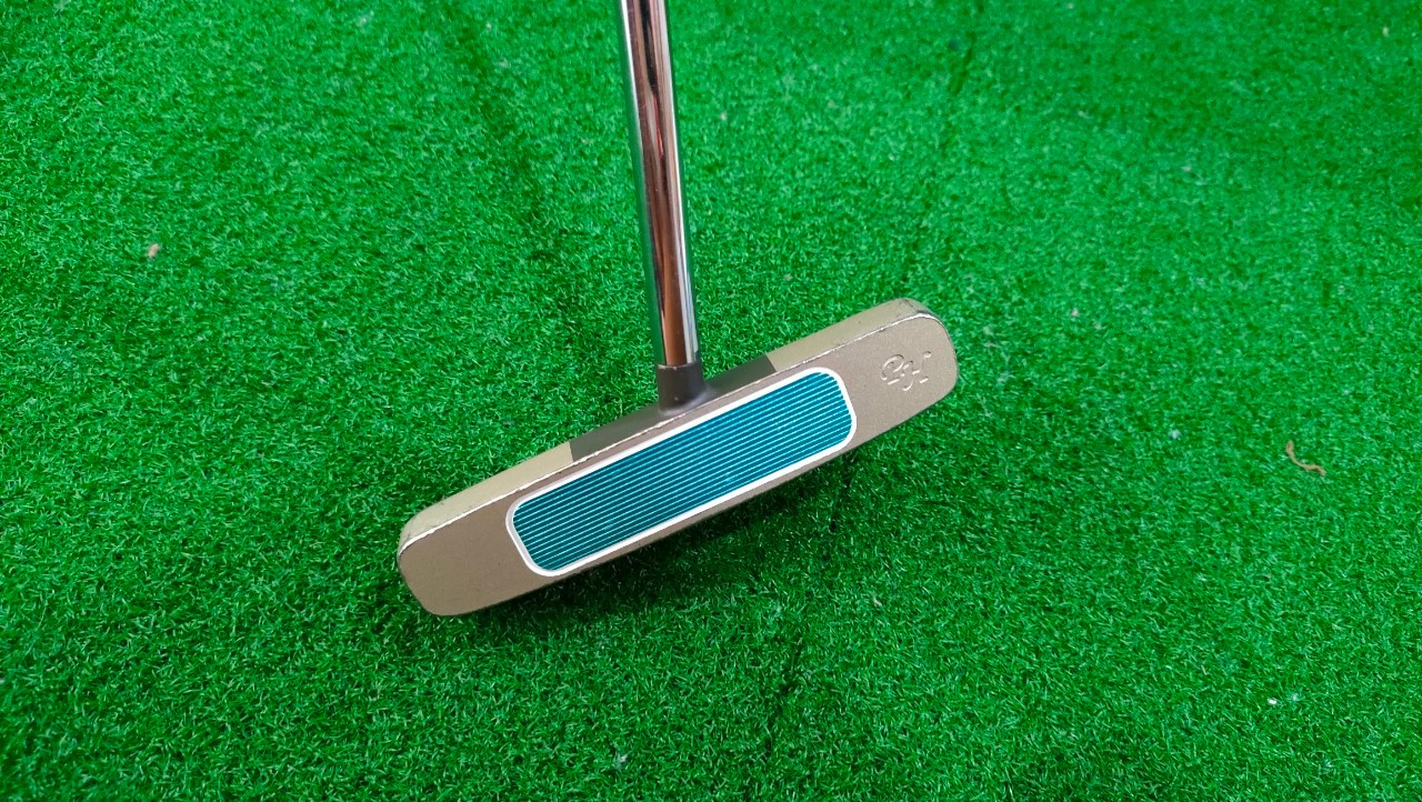 PUTTER SCINDO PAUL HURRION