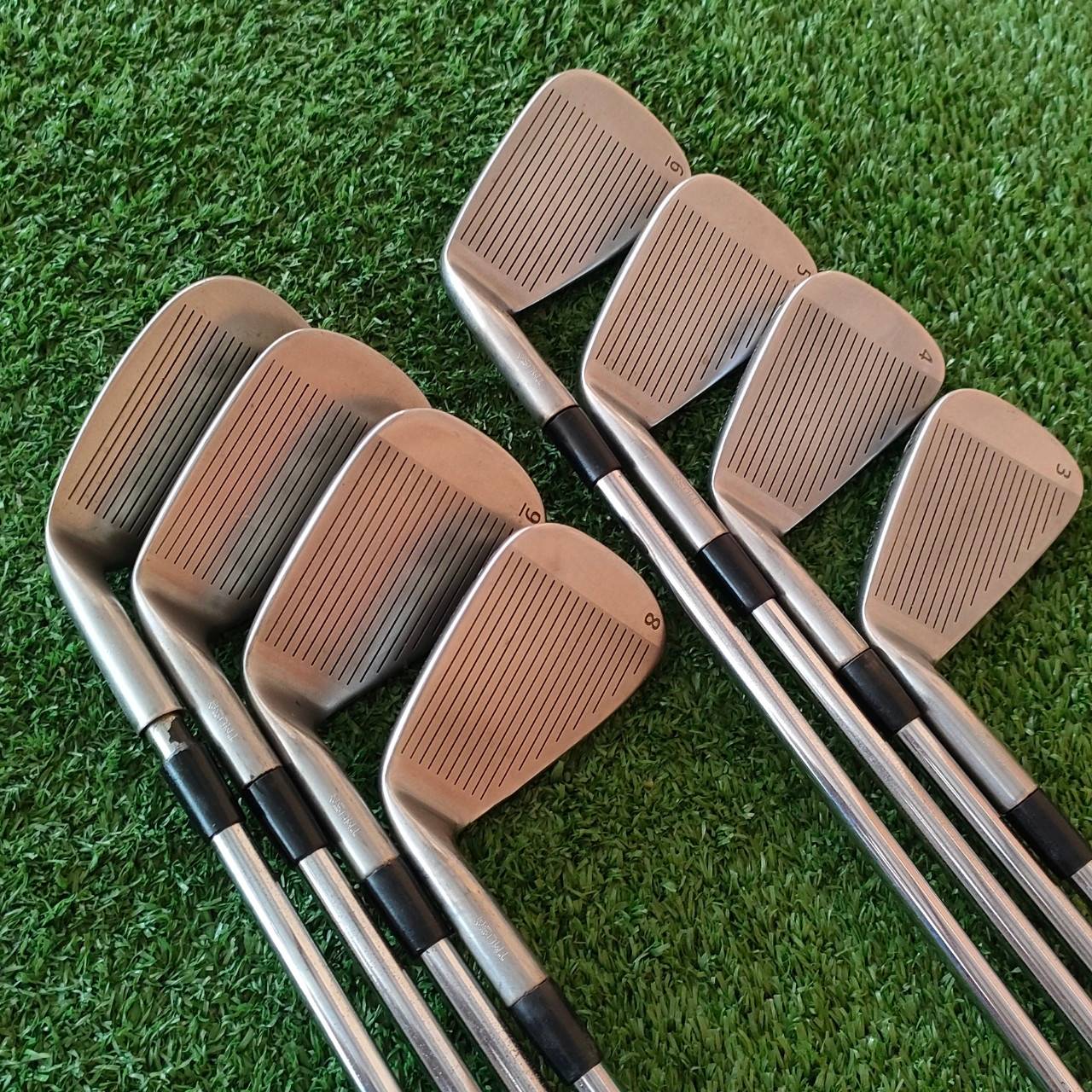 ชุดเหล็ก TAYLORMADE BURNER MIDSIZE มีเหล็ก 3-9 เเละ PW SW ** ขาดเหล็ก 7 ** ก้าน DYNALITE FLEX R ไม้กอล์ฟมือสอง ของแท้ BY NakaraLuxurious