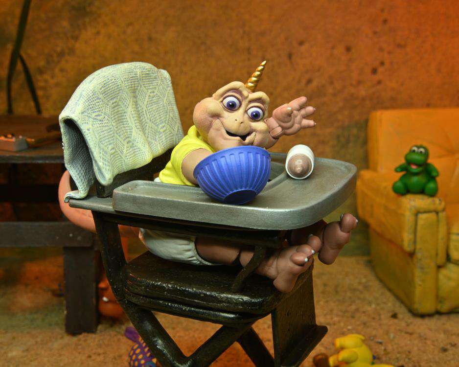 [สั่งจอง] NECA : Earl Sinclair & Baby Sinclair