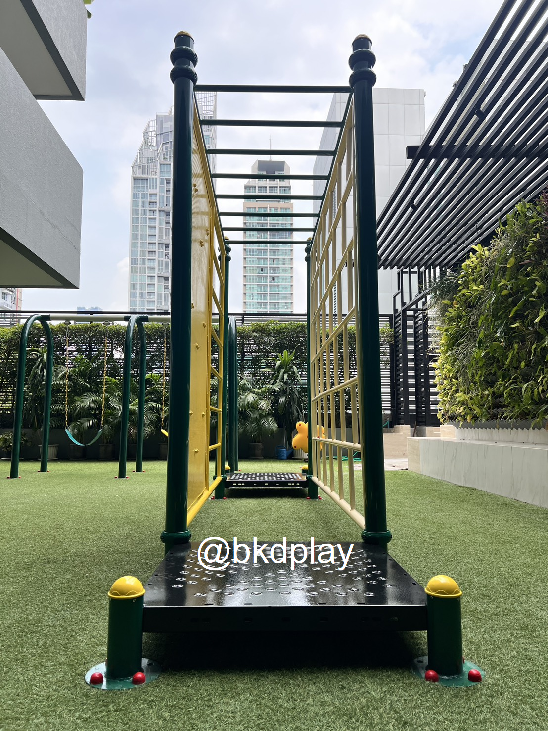 เครื่องเล่นสนามกลางแจ้ง เหล็กตั้งพื้น ชุดปีนป่ายหน้าผาจำลอง ปีนป่ายกำแพง, OutdoorPlayground, บาร์โหนอนุบาล-ประถม ขนาด 80x360x200 ซม.