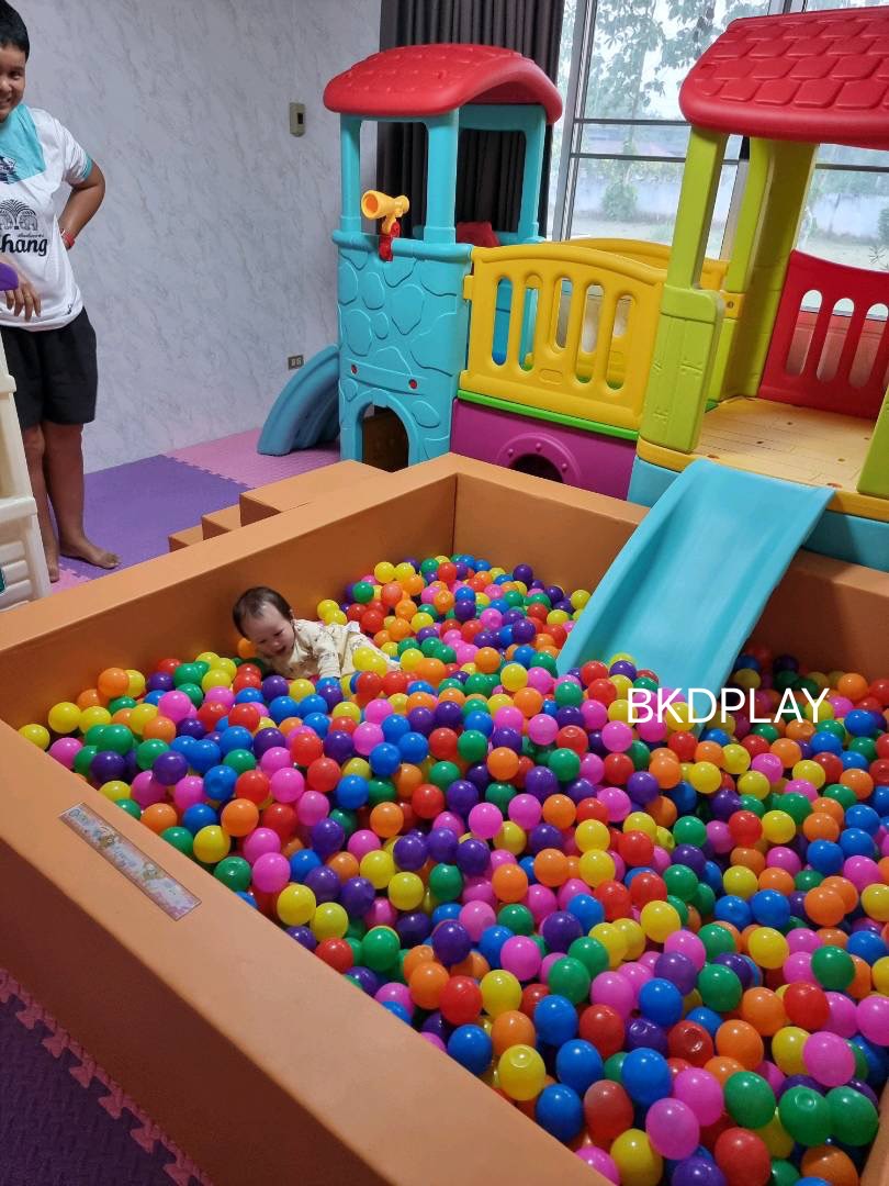 บ่อบอลพร้อมบันได ห้องบอล คอกกั้นเด็ก บุนวมนิ่ม,คอกกั้น, เบาะนุ่มนิ่ม หนัง soft play, indoor playground ของเล่นเสริมพัฒนาการ รับสั่งทำบ่อบอล ตามขนาด
