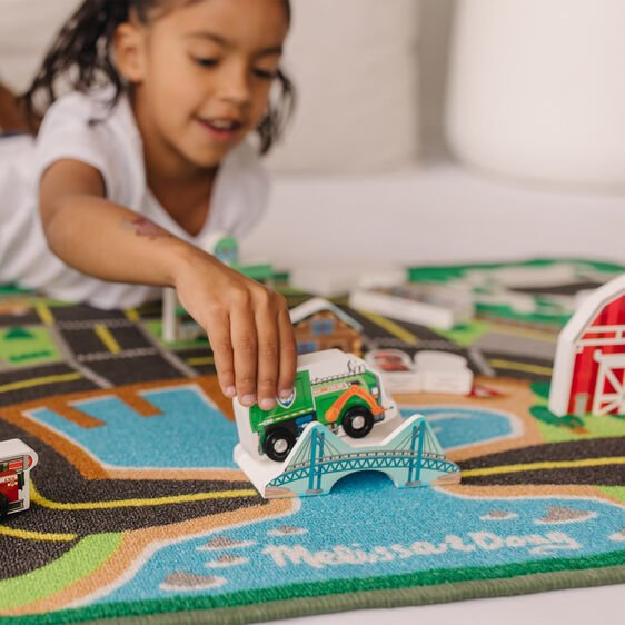 ชุดพรมดีลักซ์ Chase ขนาด 112 x 66 cm Melissa & Doug X PAW Patrol Activity Rug Chase Adventure