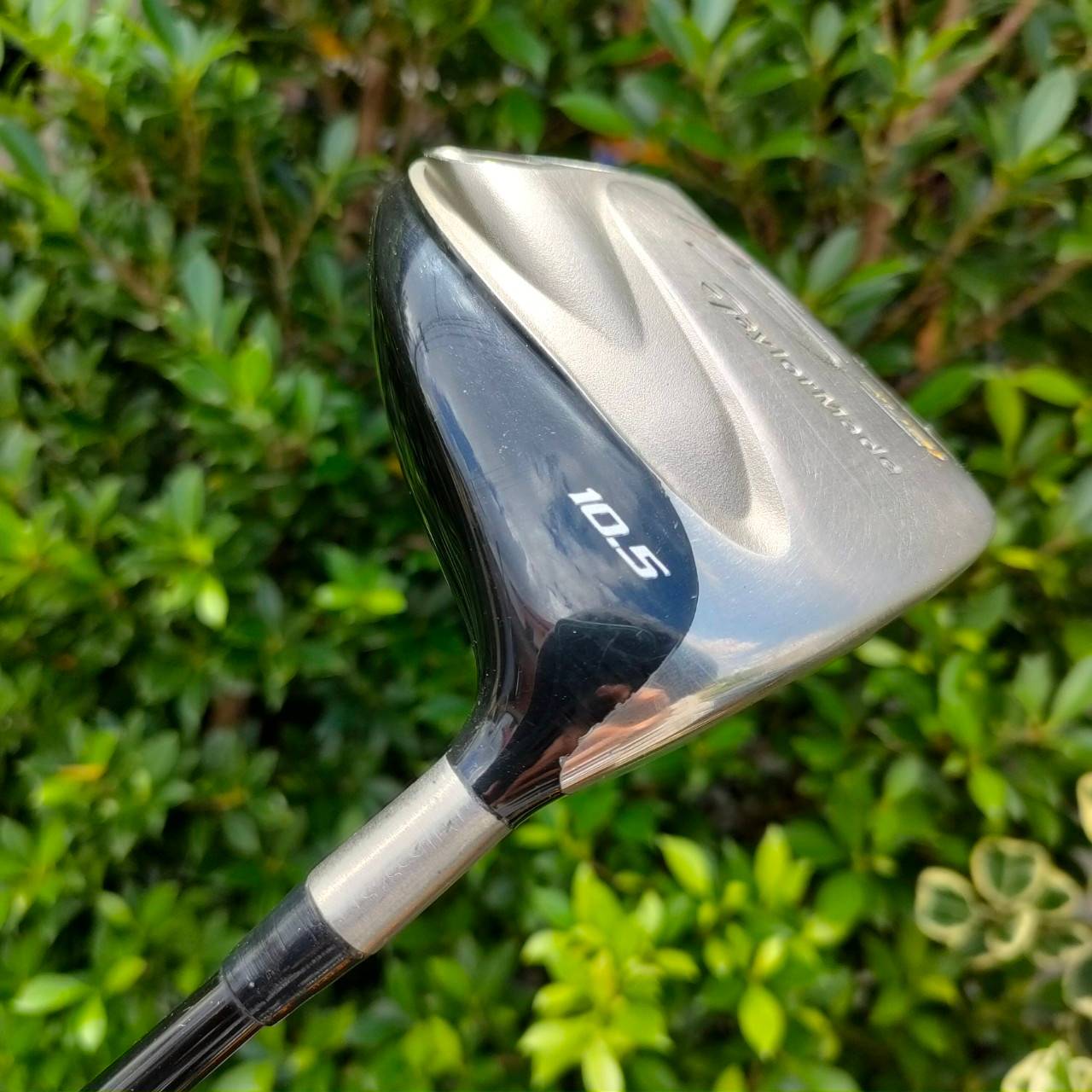 DRIVER TAYLORMADE R5 MAX รุ่นนี้หน้าเด้งพิเศษ มีเขียนว่า MAX หายาก เป็นรุ่นที่ตีไกลแบบสุดขีดเลยครับ องศา 10.5 ก้าน โมดิฟาย GRAPHITE DESIGND PERCHING ก้านดีมากๆ FLEX R กริพ GOLF PRIDE รุ่นนี้หายาก 460 CC หน้าเด้ง ตีไกลสุดขั้ว