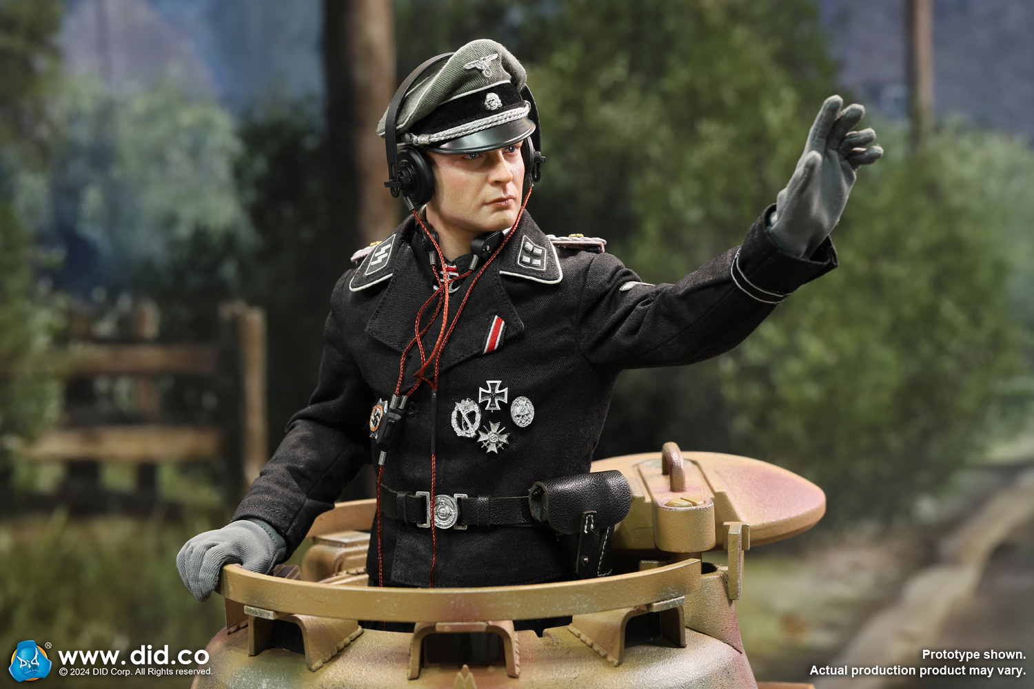 [สั่งจอง] DID D80176 1/6 : WWII German Commander - Max