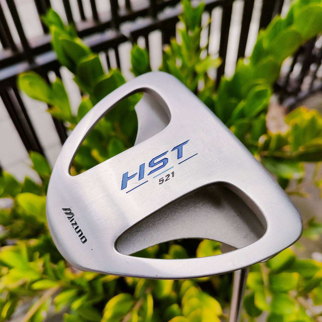 ความยาว32 นิ้ว PUTTER MIZUNO HST 521 เหมาะสำหรับท่านที่จับคร่อม พัตต์ตรงมากๆ กระจายน้ำหนักดี HIGH M.O.I. ชดเชยความผิดพลาดสูง ไม้กอล์ฟพรีเมี่ยมมือสอง ของแท้ By NakaraLuxurious