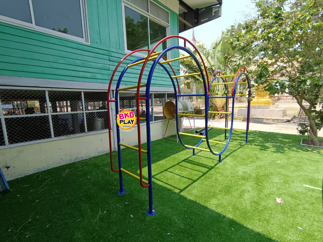 เครื่องเล่นสนาม กลางแจ้ง เหล็ก ชุดอุปกรณ์ ปีนป่ายตัว M Outdoor Playground, ราคาโรงงาน สินค้าสั่งผลิต 10-20 วัน