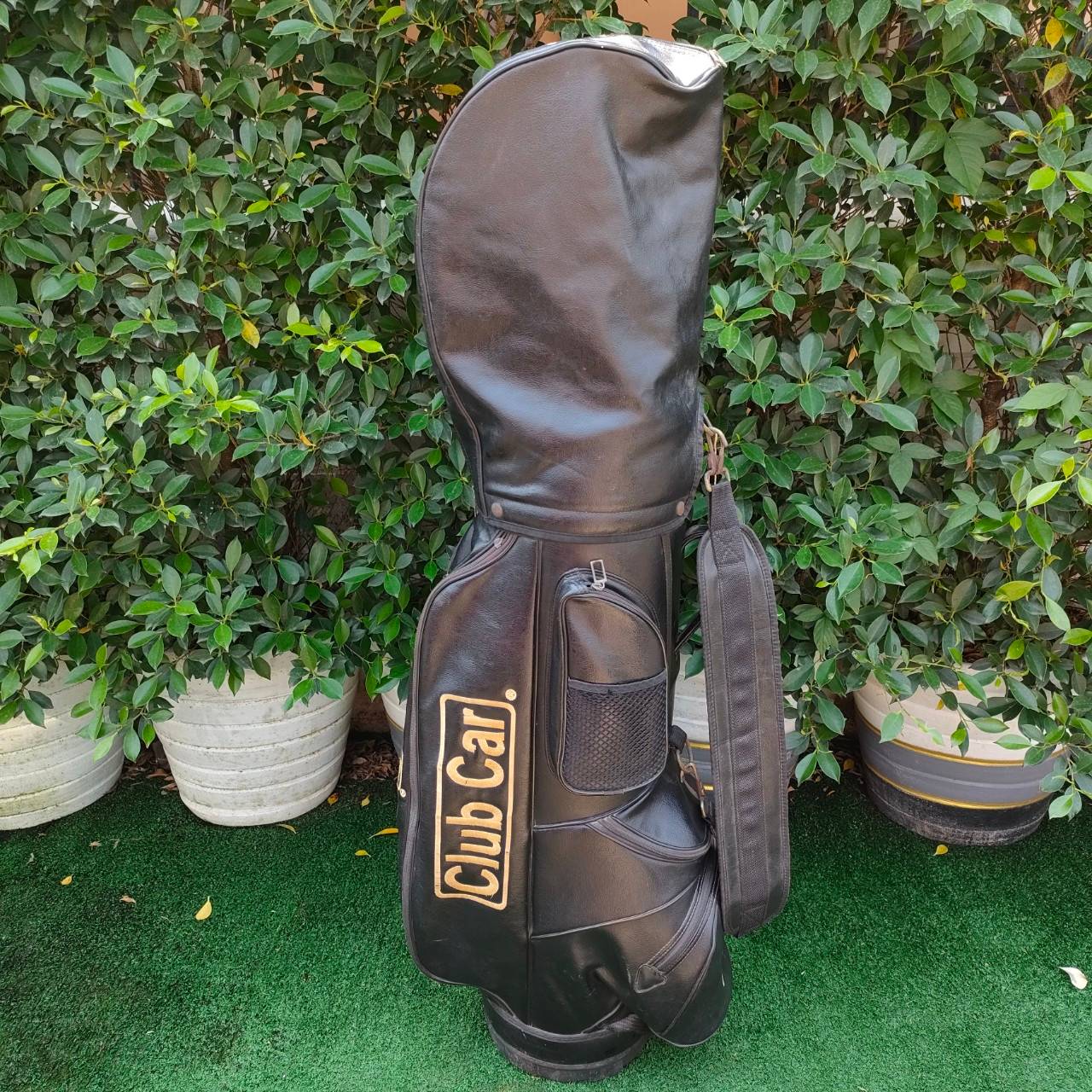 ถุงกอล์ฟ CLUB CAR มือสอง ** มีตำหนิ หัวซิฟ หลุด 2 จุด ซ่อมได้ มีรูปให้ชมท้ายสุดค่ะ **