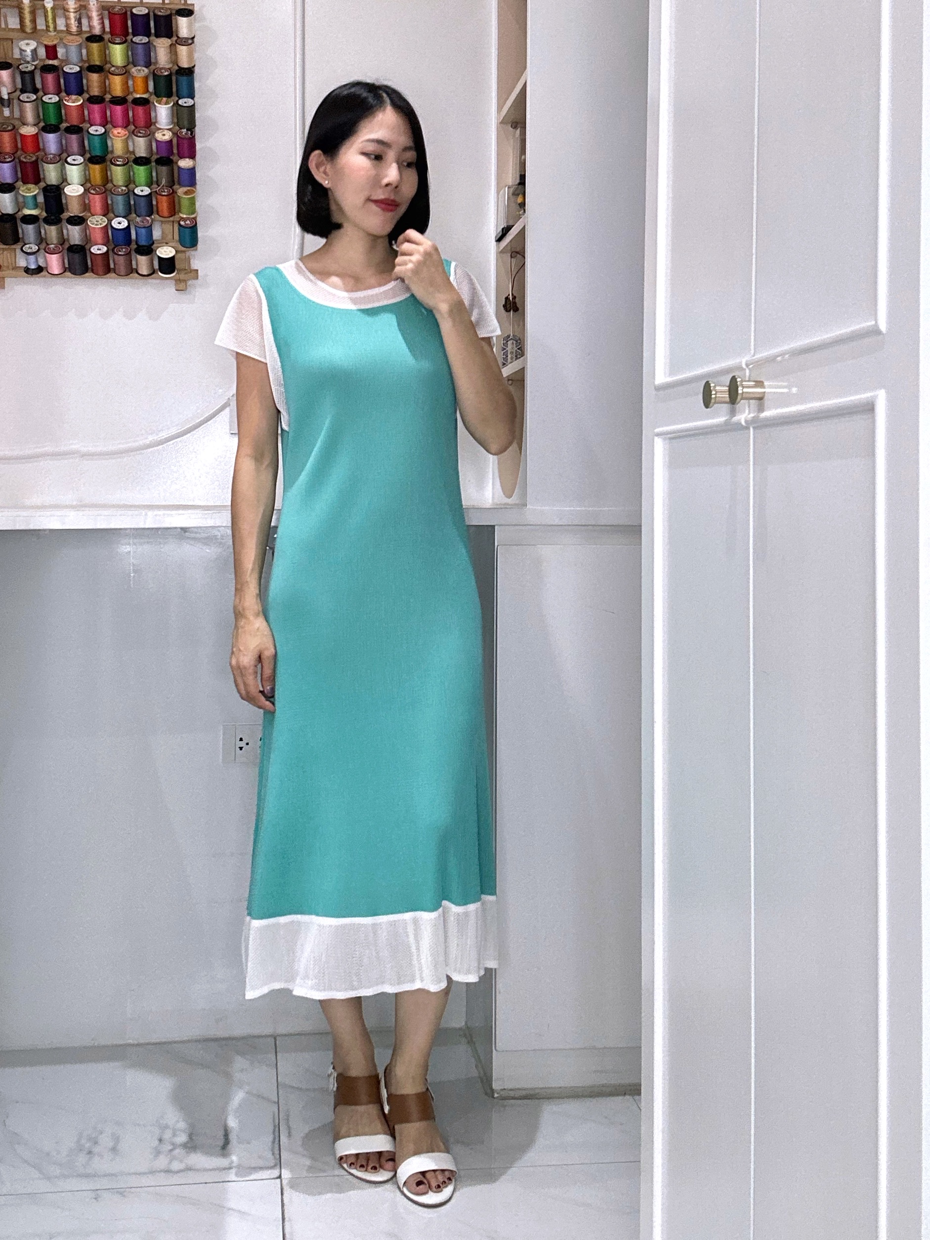 ปรับราคาลง20%!! 2MUAY รุ่น GJO1321 เดรสพลีทคุณภาพ TWO TONE SHORT SLEEVE PLEATED DRESS 6 สี FREE SIZE