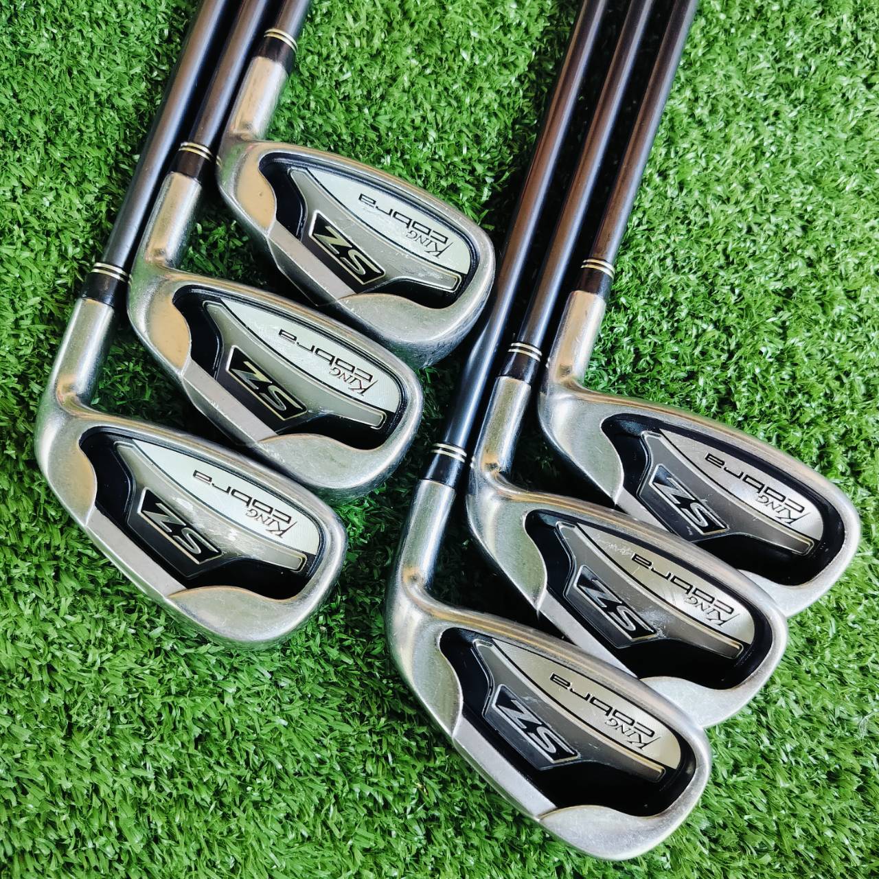 ชุดเหล็ก KING COBRA SZ ก้าน ALDILA DVS-HL FLEX R ก้านพรีเมี่ยม ดีมากๆ สวยเดิมทั้งชุด มีเหล็ก 5 6 7 8 9 PW ครบ ไม้กอล์ฟพรีเมี่ยมมือสอง ของแท้ By NakaraLuxurious