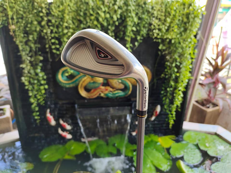 ชุดเหล็ก Taylormade r5 XL ** สำหรับสุภาพตรีตรี **