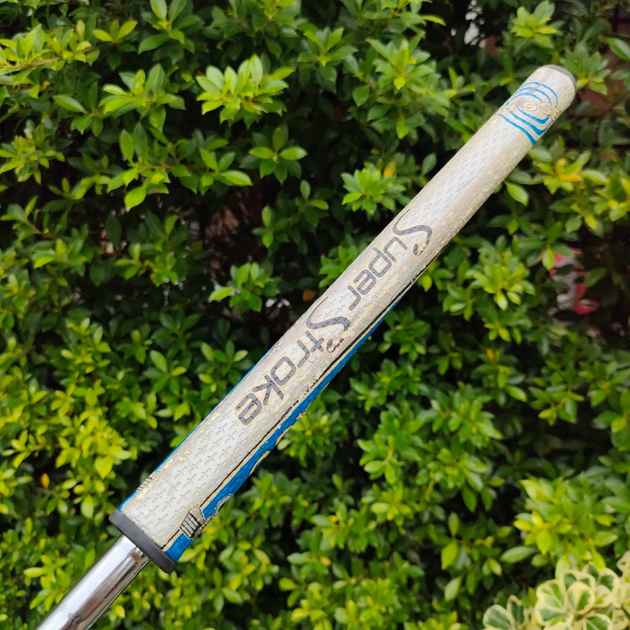 PUTTER ODYSSEY WORKS VERSA TANK SABERTOOTH ความยาว 34 นิ้ว กริพเป็นเเบบยาว แบรนด์ SUPER STROKE เป็นสุดยอดรุ่นยอดนิยม!! ไม้กอล์ฟมือสอง ของแท้ BY NakaraLuxurious