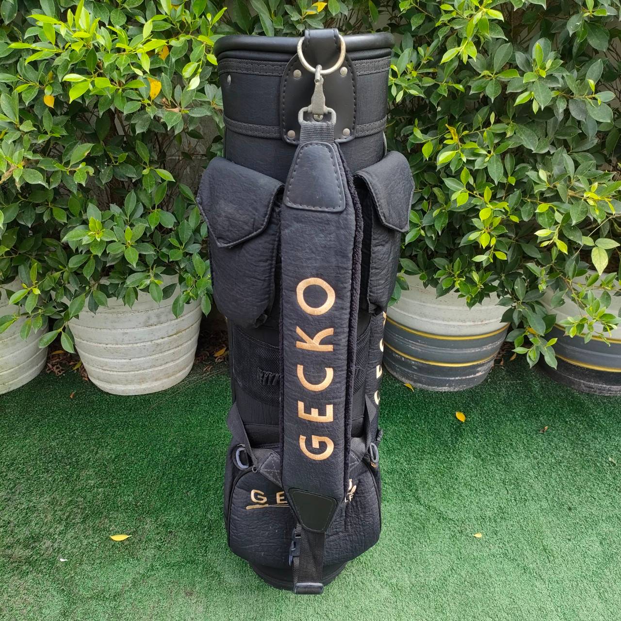 ถุงกอล์ฟ GECKO GOLF มือสอง สภาพพร้อมใช้ ช่องใส่ของเยอะ .